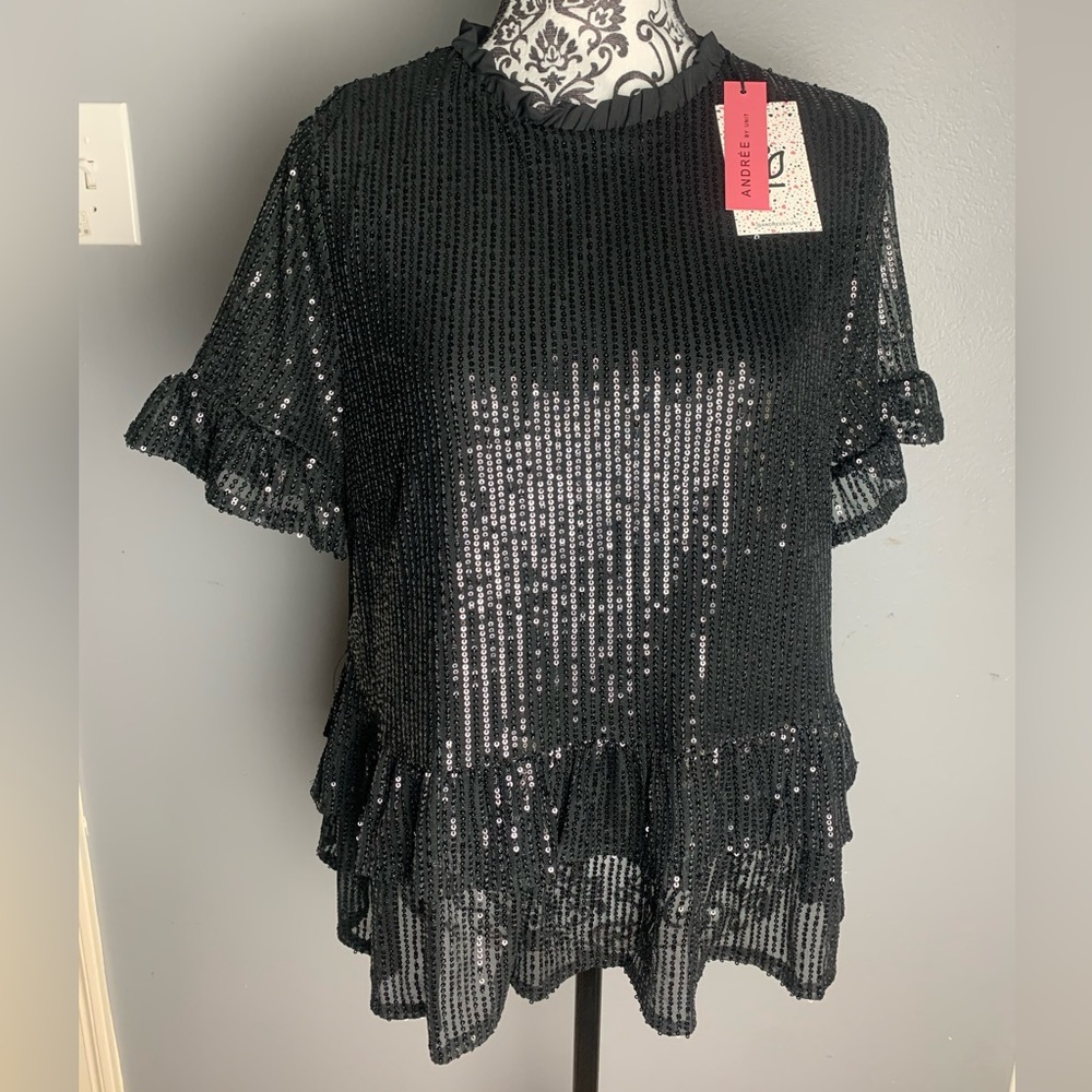 Andree by unit Black sequined top Large